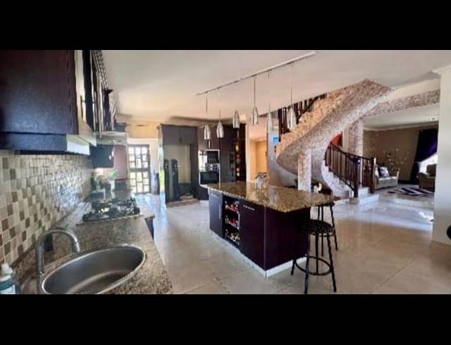 4 BEDROOM PROPERTY TO RENT IN SOMERSET PARK